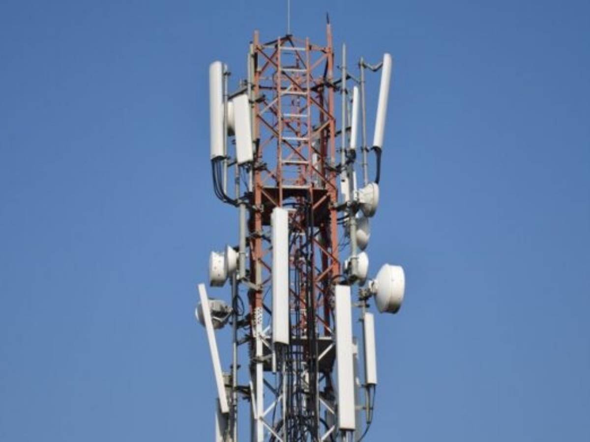 I cittadini di Prati chiedono trasparenza e tutele. Connessione o salute? Il dilemma dell’antenna totem. La città connessa ma poco condivisa: il caso Prati.