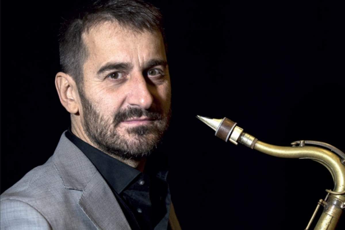 Il trio di Bearzatti porta “Post Atomic Zep” sul palco del Rossellini. Led Zeppelin in chiave jazz: il nuovo progetto di Francesco Bearzatti.  Musica senza confini: Francesco Bearzatti live allo Spazio Rossellini. 