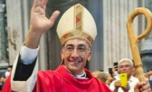 Giubileo tra fede e disagio sociale: l’appello di Reina.  “Cittadini di serie B”: il grido del vicario di papa Francesco.  Roma tra copertina e realtà, parla la Chiesa.  Disagio, povertà e marginalità nella Roma del Giubileo. 